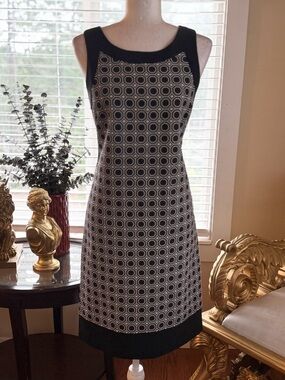 Black and White Geometric Sleeveless Midi Dress